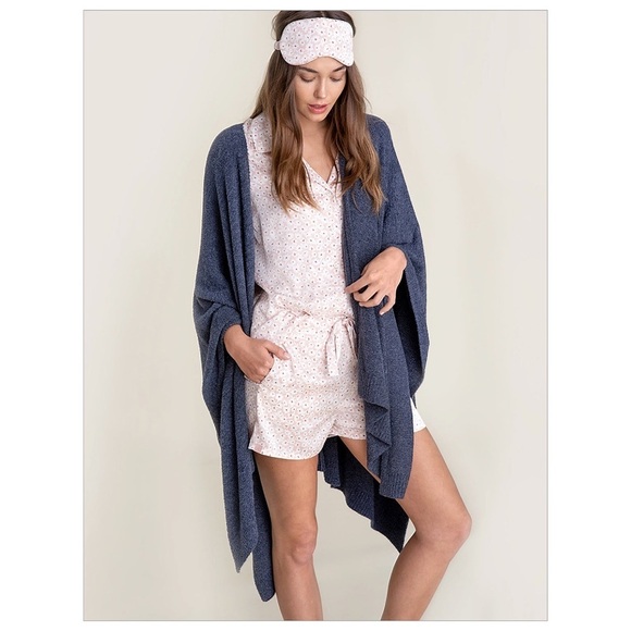 Barefoot Dreams Ditsy Rose Washed Satin Short Pajama & Sleep Mask PJ Gift Set - Picture 4 of 7